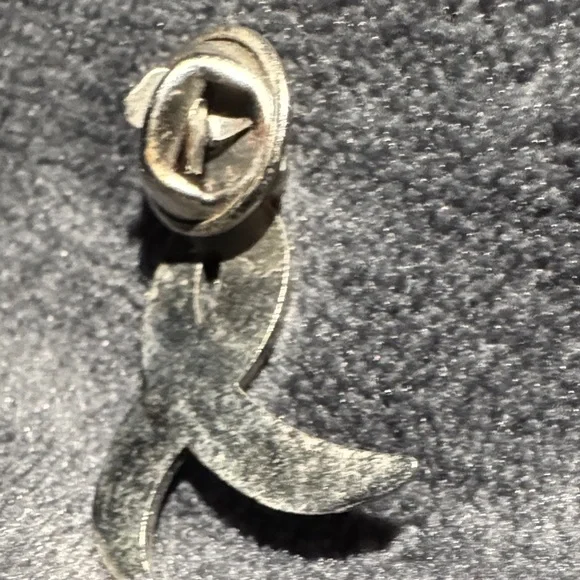 Pink Awareness Ribbon Brooch - Picture 3 of 4